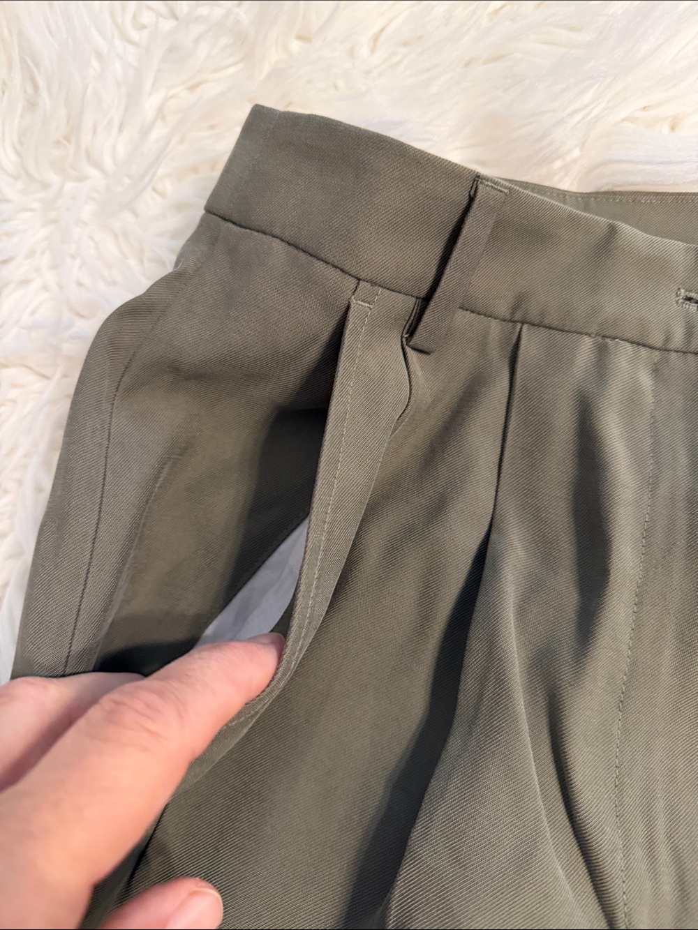 Calvin Klein Olive Pleated Women’s Trousers size 29 high waisted brand new - Picture 6 of 8
